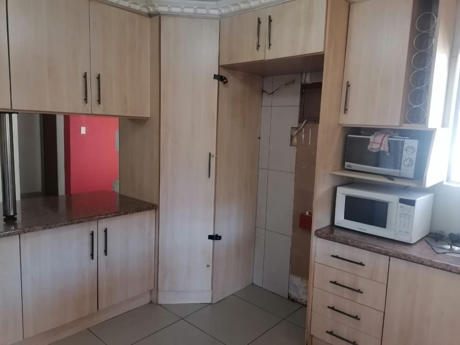 5 Bedroom Property for Sale in Brandwag Free State